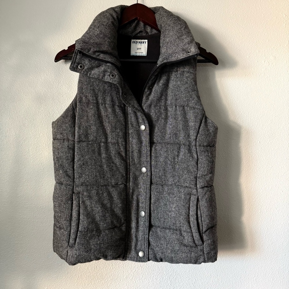 Old Navy Charcoal Puffer Vest